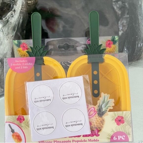 Tropic Like Its Hot. Silicone Pineapple Popsicle Molds NEW. - Picture 10 of 10
